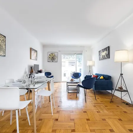 Large 3 Bdrs With Balconies & Garage Apartment