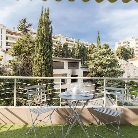 Large 3 Bdrs With Balconies & Garage
