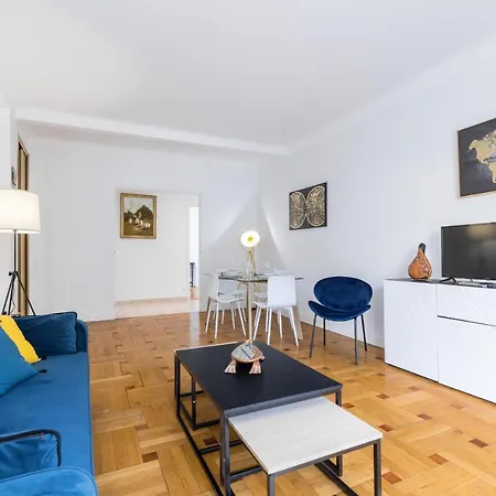 Large 3 Bdrs With Balconies & Garage Appartement *