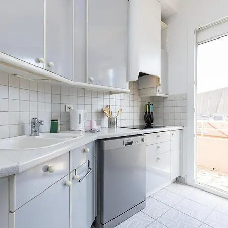 Large 3 Bdrs With Balconies & Garage Appartement