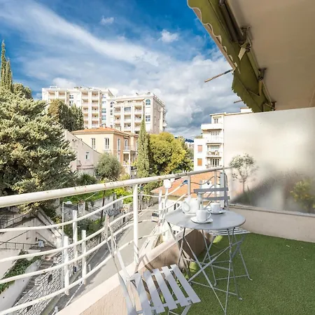 Large 3 Bdrs With Balconies & Garage Appartement