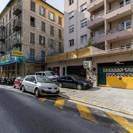 Large 3 Bdrs With Balconies & Garage Appartement *