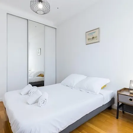 Appartement Large 3 Bdrs With Balconies & Garage