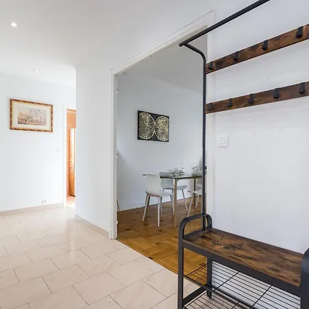 Large 3 Bdrs With Balconies & Garage